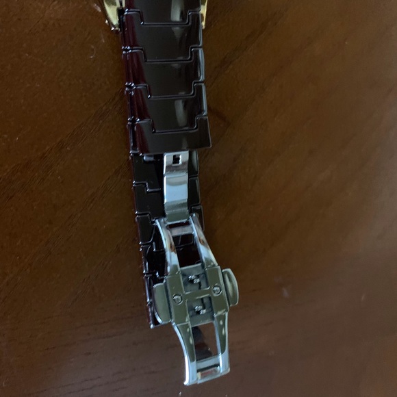 Watch - Picture 2 of 4